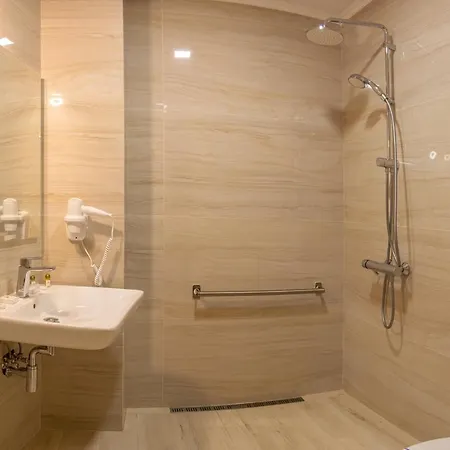 Star Hotel 4*