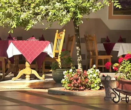 Star Hotel